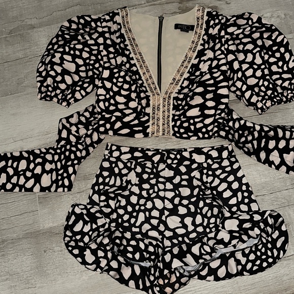PATBO 2 piece black & white flirty short set Size Small Top. Size 4 Bottom - Picture 1 of 5
